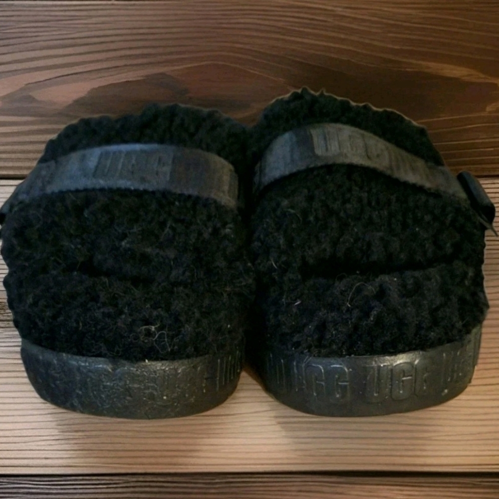 UGG Women's Black Fuzzy Slippers Size 6 NWOB - Picture 4 of 5